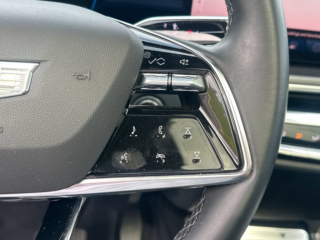 Used 2024 Cadillac Lyriq Tech AWD/4WD image 18