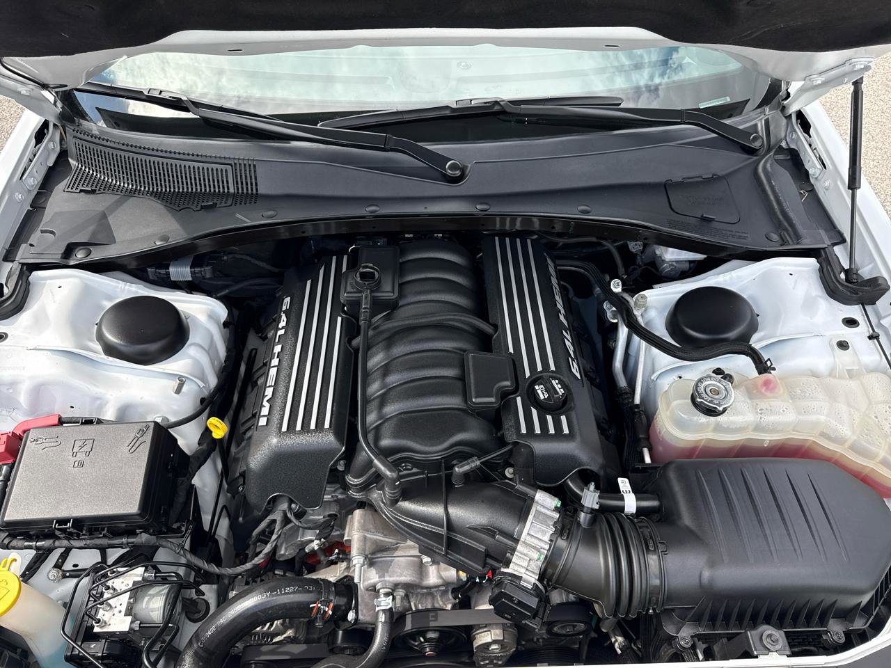 Used 2023 Chrysler 300 C RWD image 57