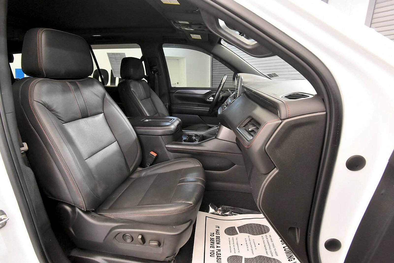 Used 2022 Chevrolet Tahoe RST w/ Luxury Package AWD/4WD image 20