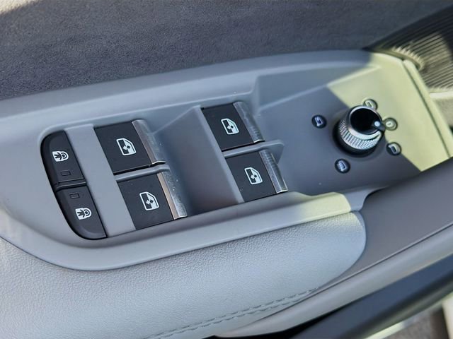 Used 2025 Audi SQ5 Premium Plus image 23