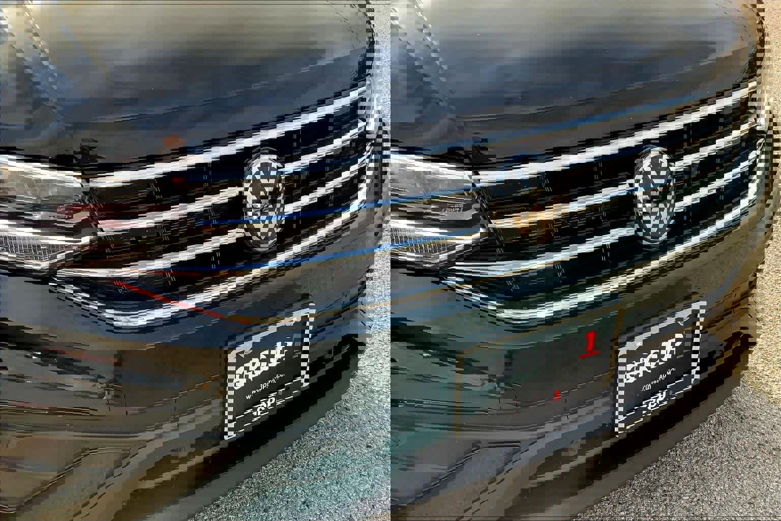 Used 2024 Volkswagen Tiguan SE image 28