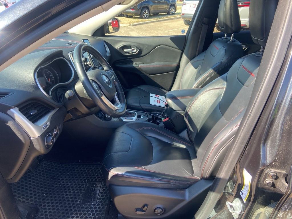 Used 2015 Jeep Cherokee Trailhawk w/ Comfort/Convenience Group image 21