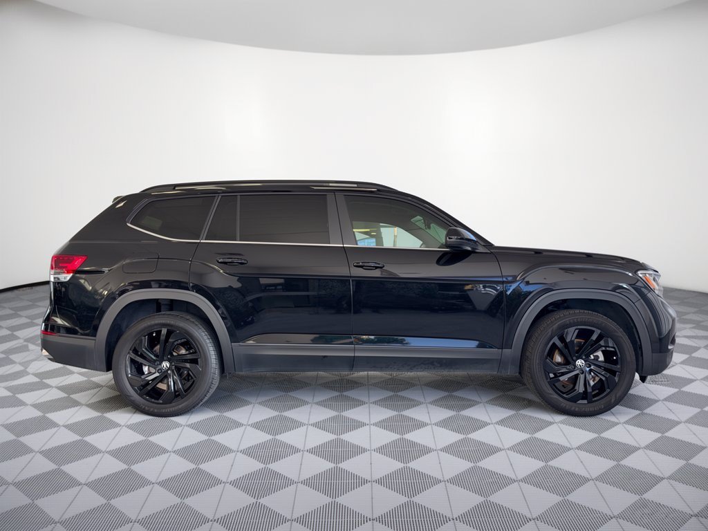 Used 2023 Volkswagen Atlas SE w/ Black Wheel Package FWD image 8