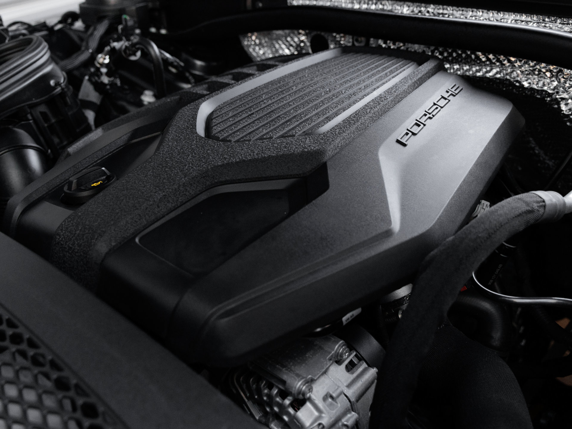 Certified 2026 Porsche Macan Turbo AWD/4WD image 43