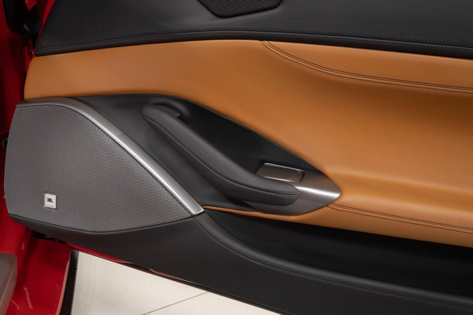 Used 2019 Ferrari Portofino RWD image 44