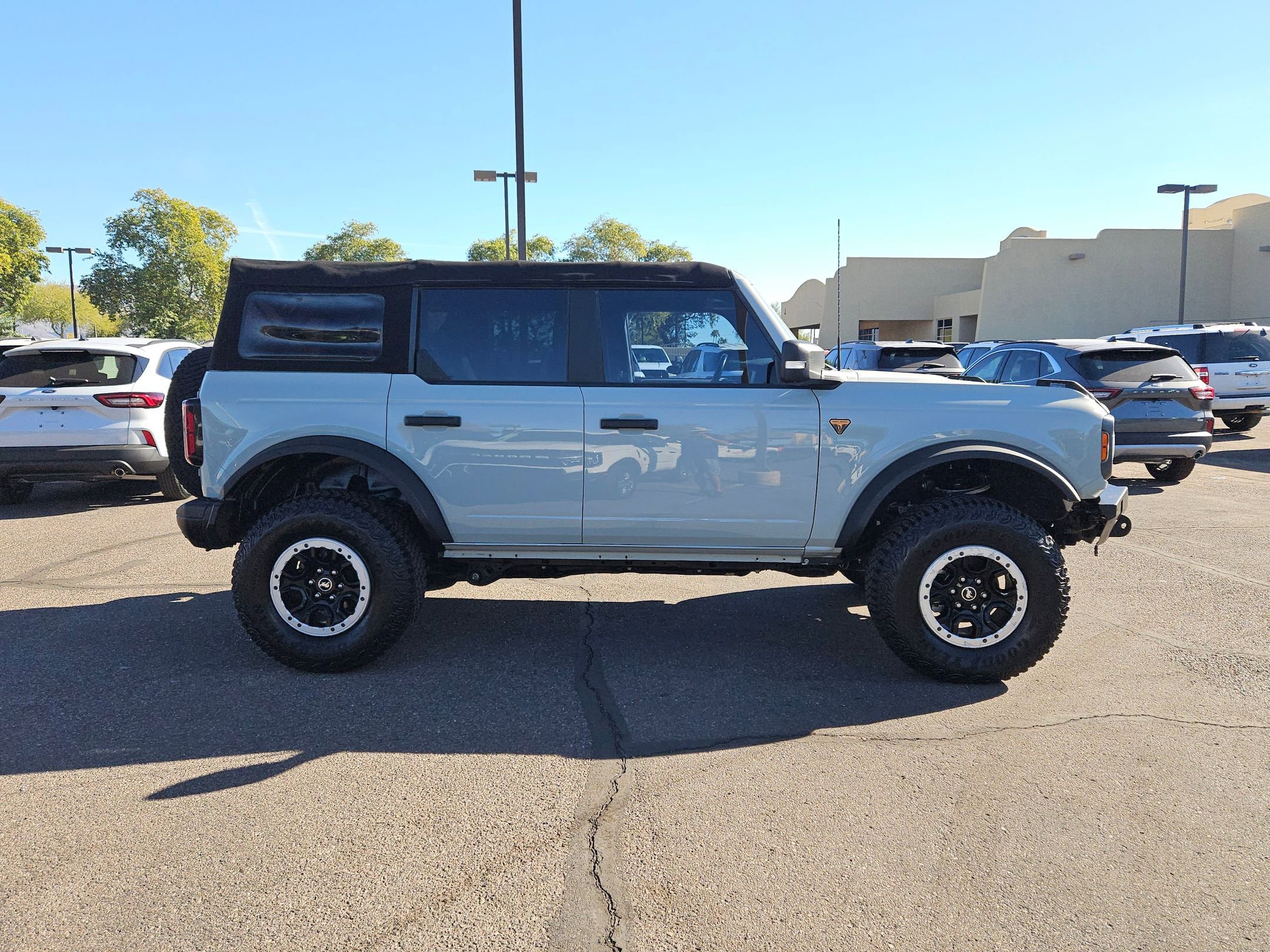 Used 2022 Ford Bronco Badlands image 4