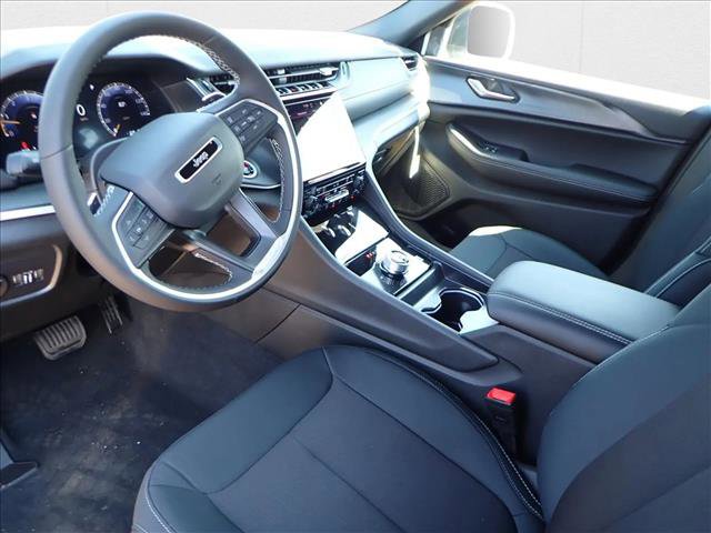 New 2025 Jeep Grand Cherokee Laredo X w/ Luxury Tech Group I image 11