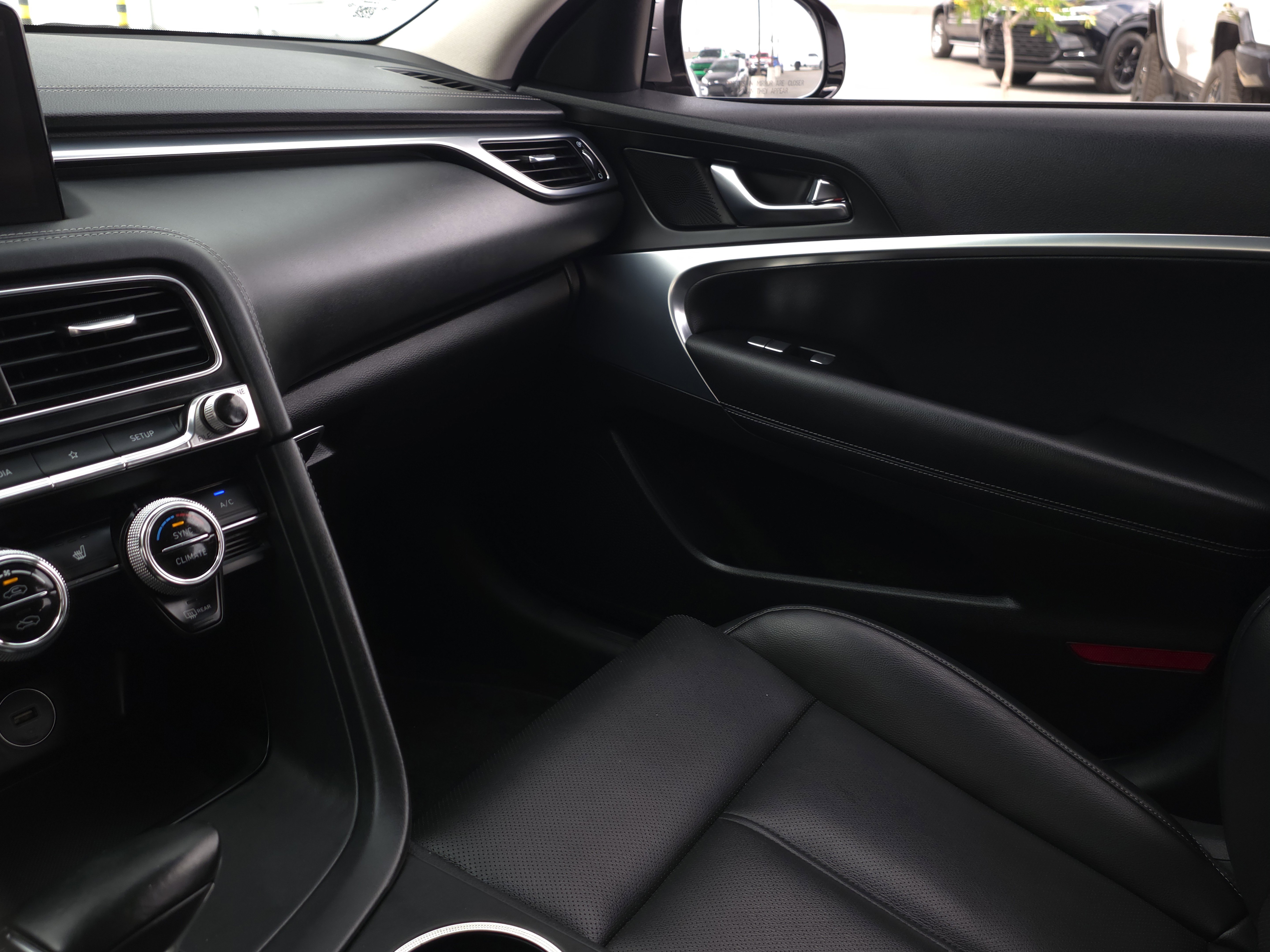 Used 2022 Genesis G70 2.0T image 21