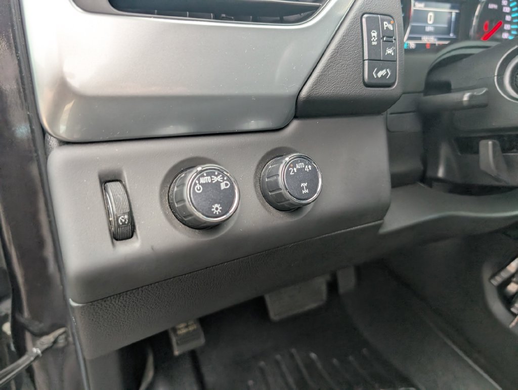 Used 2018 Chevrolet Tahoe LT AWD/4WD image 16