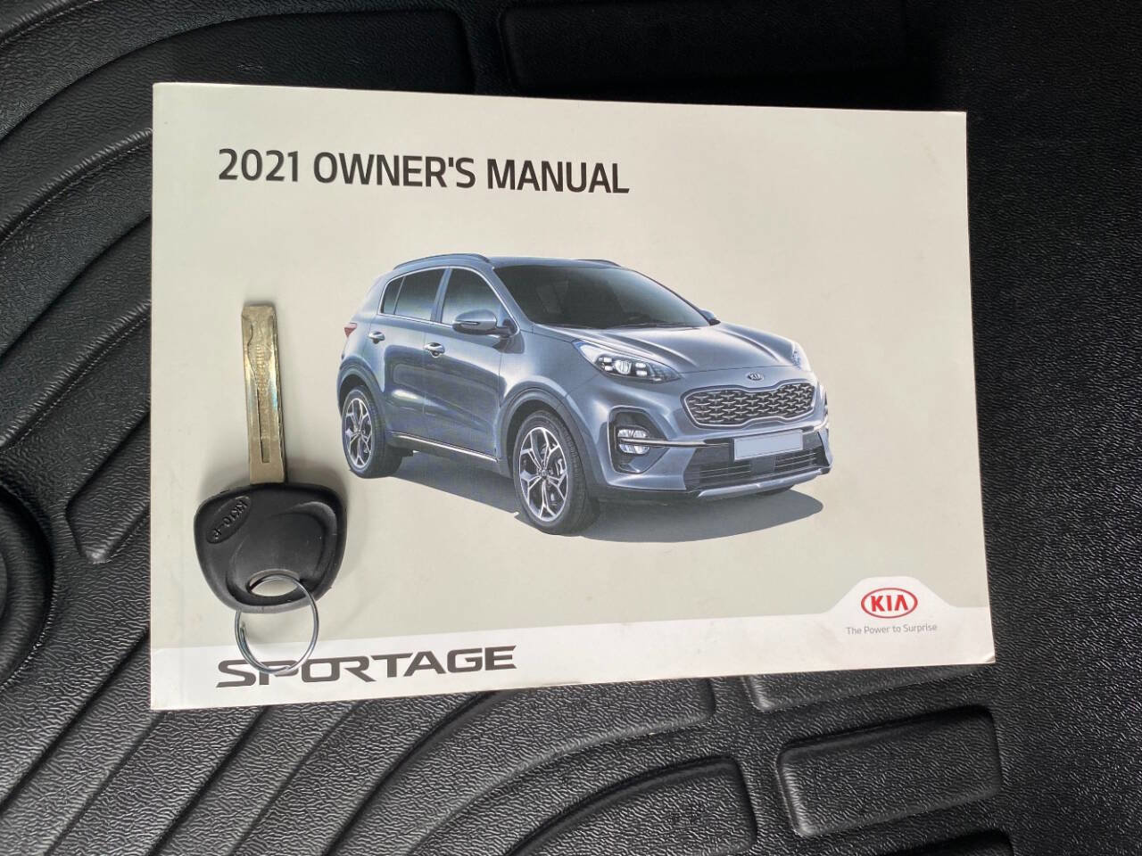 Used 2021 Kia Sportage LX image 20