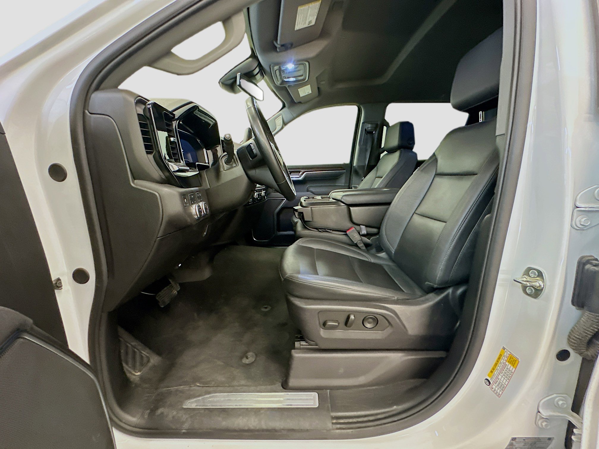 Used 2025 GMC Sierra 1500 SLT image 13