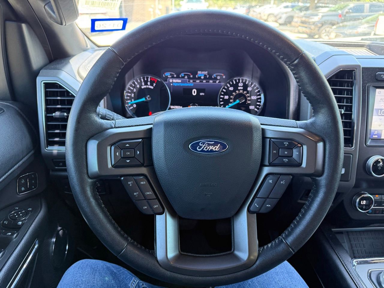 Used 2020 Ford Expedition XLT w/ Equipment Group 202A AWD/4WD image 12