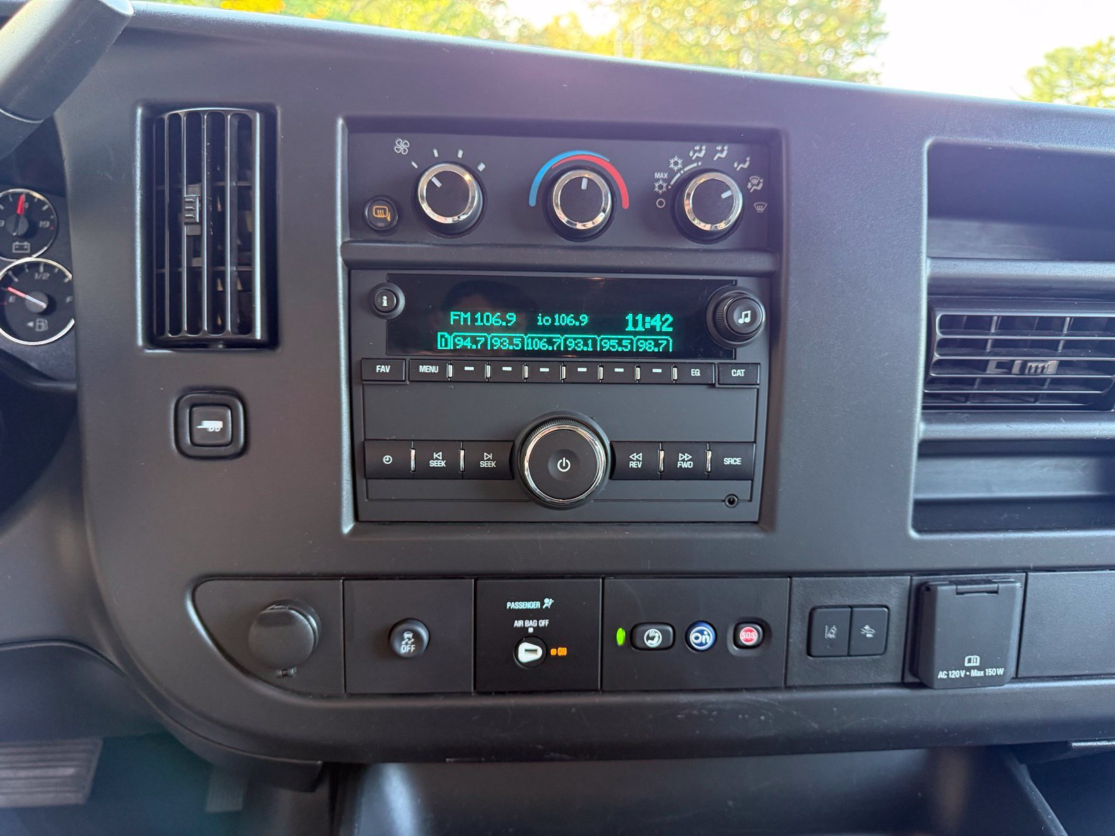 Used 2025 GMC Savana 3500 LT w/ LT Preferred Equipment Group RWD image 14