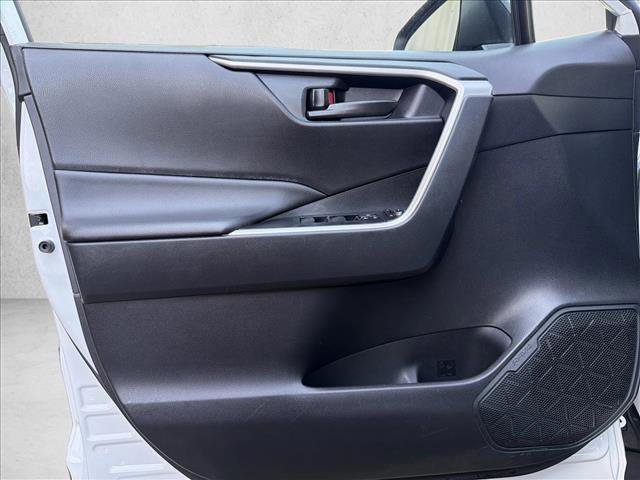 Used 2025 Toyota RAV4 LE AWD/4WD image 10