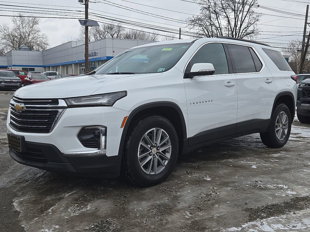 Used 2023 Chevrolet Traverse LT image 4