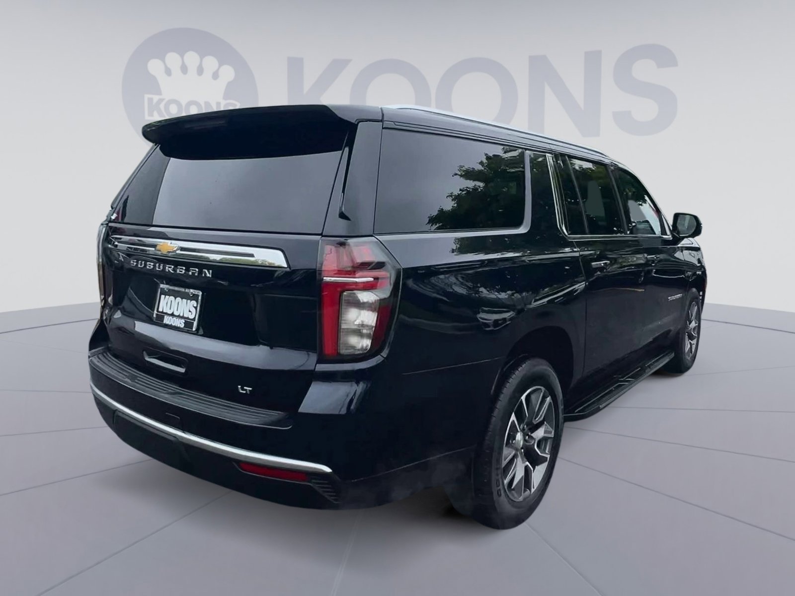 Used 2023 Chevrolet Suburban LT w/ LT Signature Package AWD/4WD image 11
