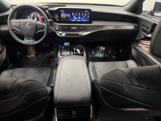 Certified 2022 Lexus LS 500 w/ Accessory Package (Z2) RWD image 14