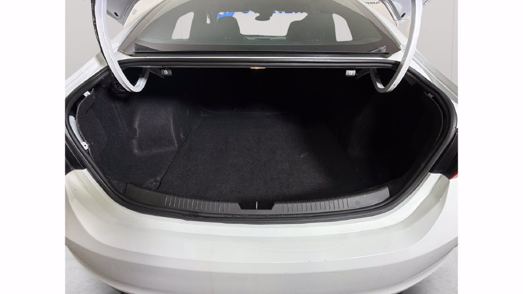 Used 2023 Chevrolet Malibu LT FWD image 28