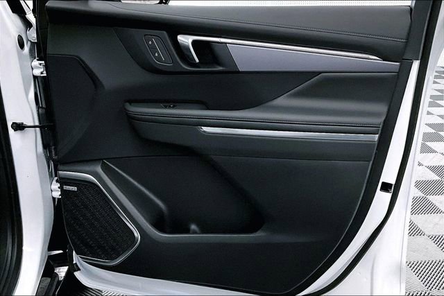 Used 2025 Buick Enclave Sport Touring image 21