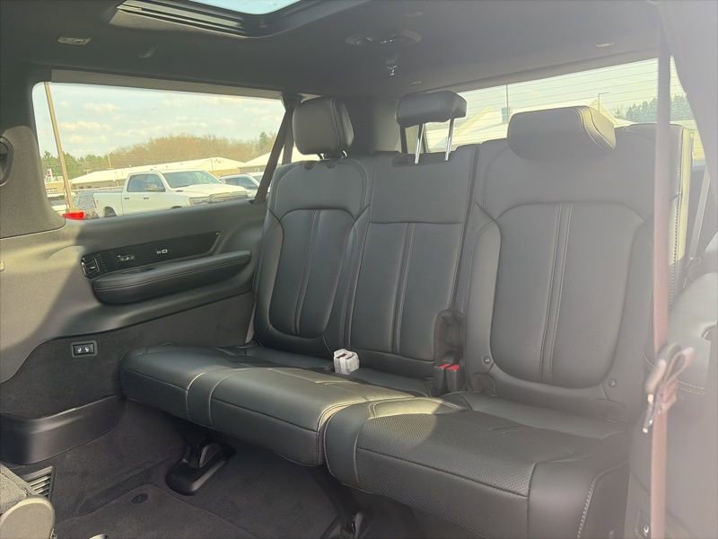 New 2026 Jeep Grand Wagoneer L Summit w/ Premium Group III image 18