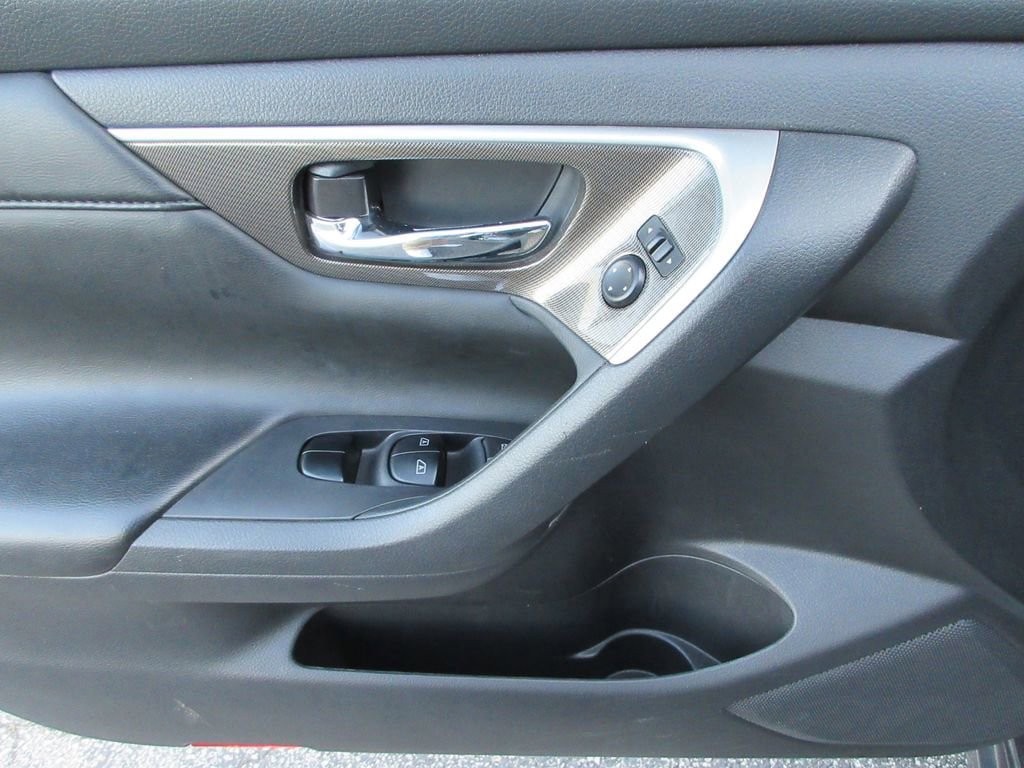 Used 2014 Nissan Altima 2.5 SL w/ Technology Package FWD image 21