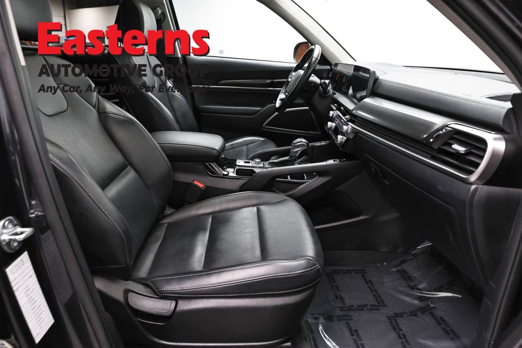 Used 2025 Kia Telluride S AWD/4WD image 23