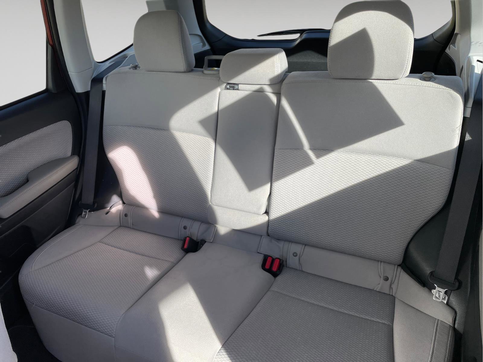 Used 2018 Subaru Forester 2.5i Premium w/ All-Weather Package image 17