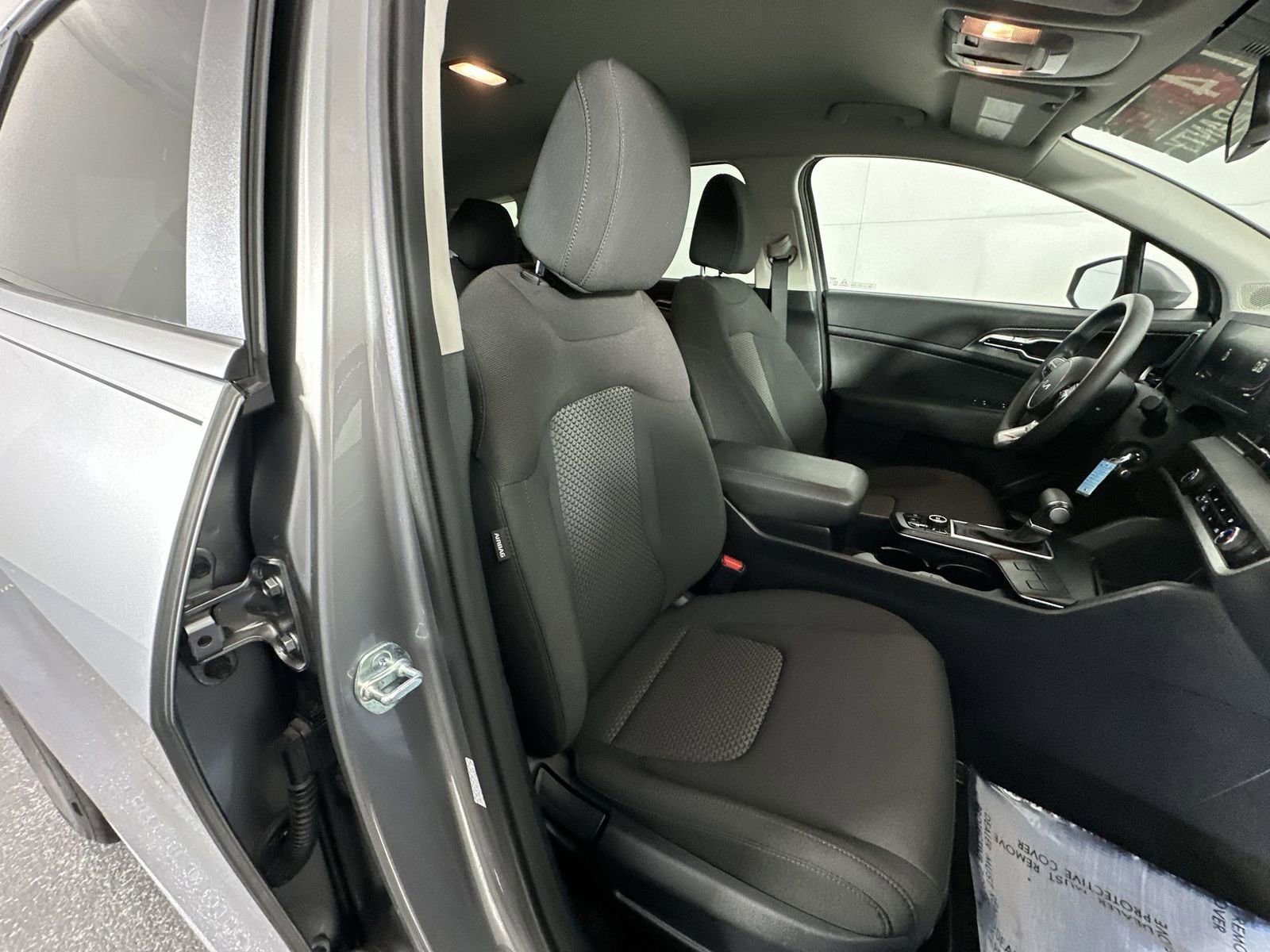 Used 2024 Kia Sportage LX image 27