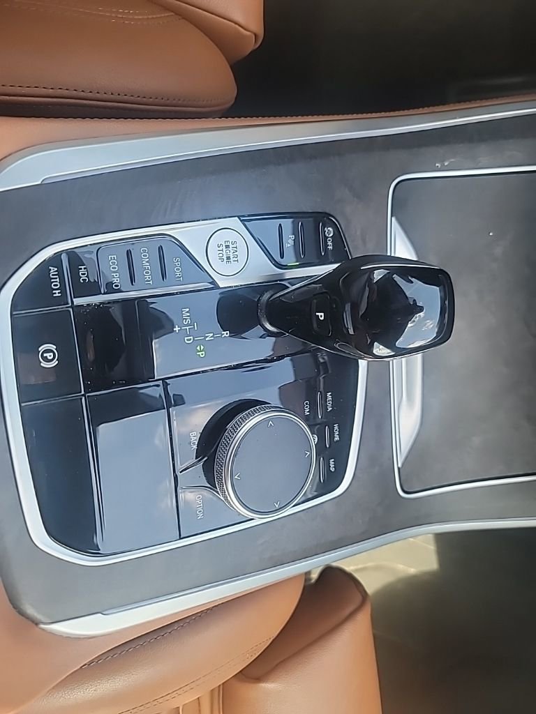 Used 2022 BMW X5 xDrive40i w/ M Sport Package image 18