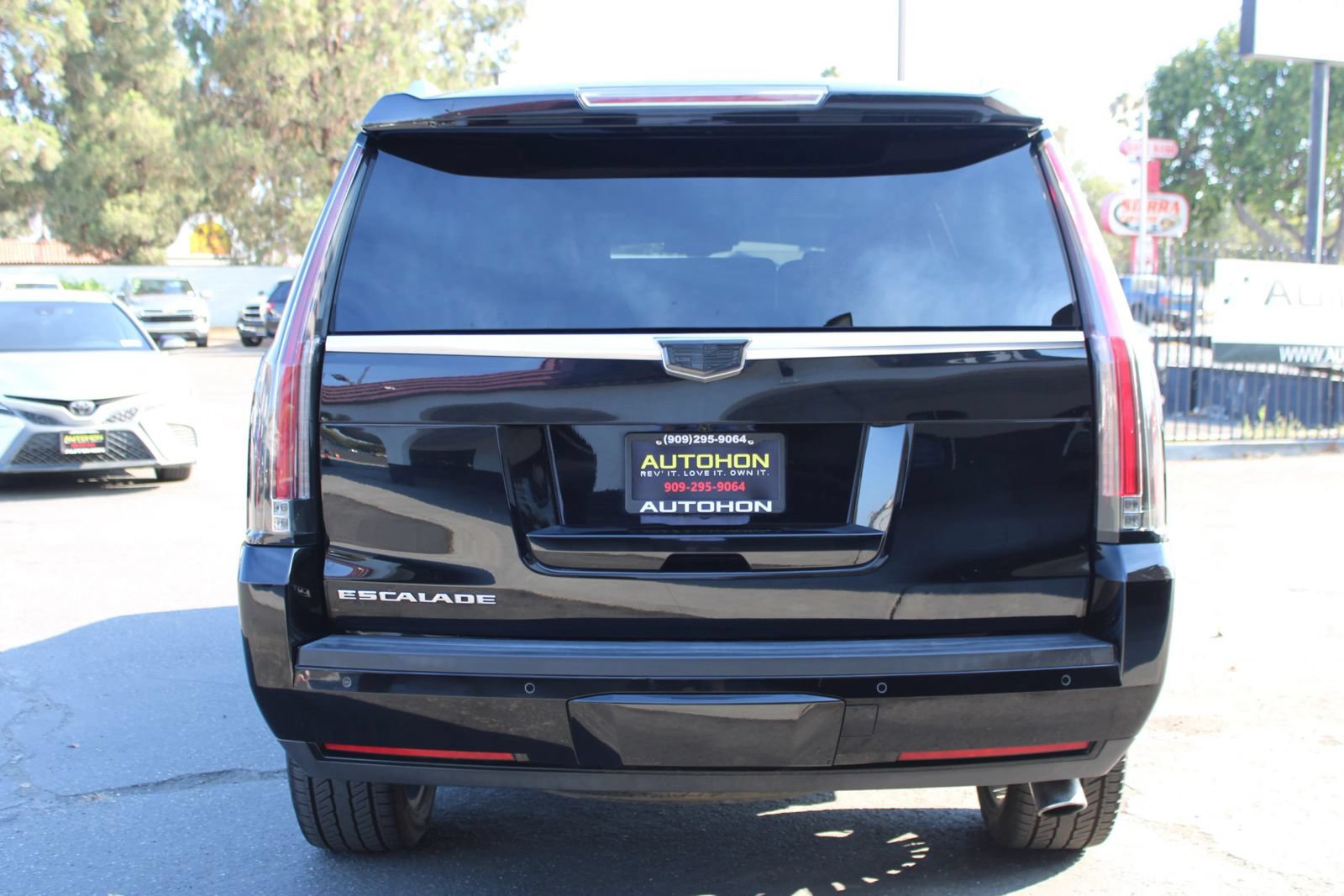 Used 2016 Cadillac Escalade Platinum AWD/4WD image 39