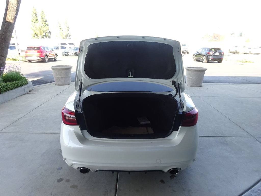 Used 2018 INFINITI Q50 Luxe w/ Essential Package (3.0T Luxe) RWD image 31