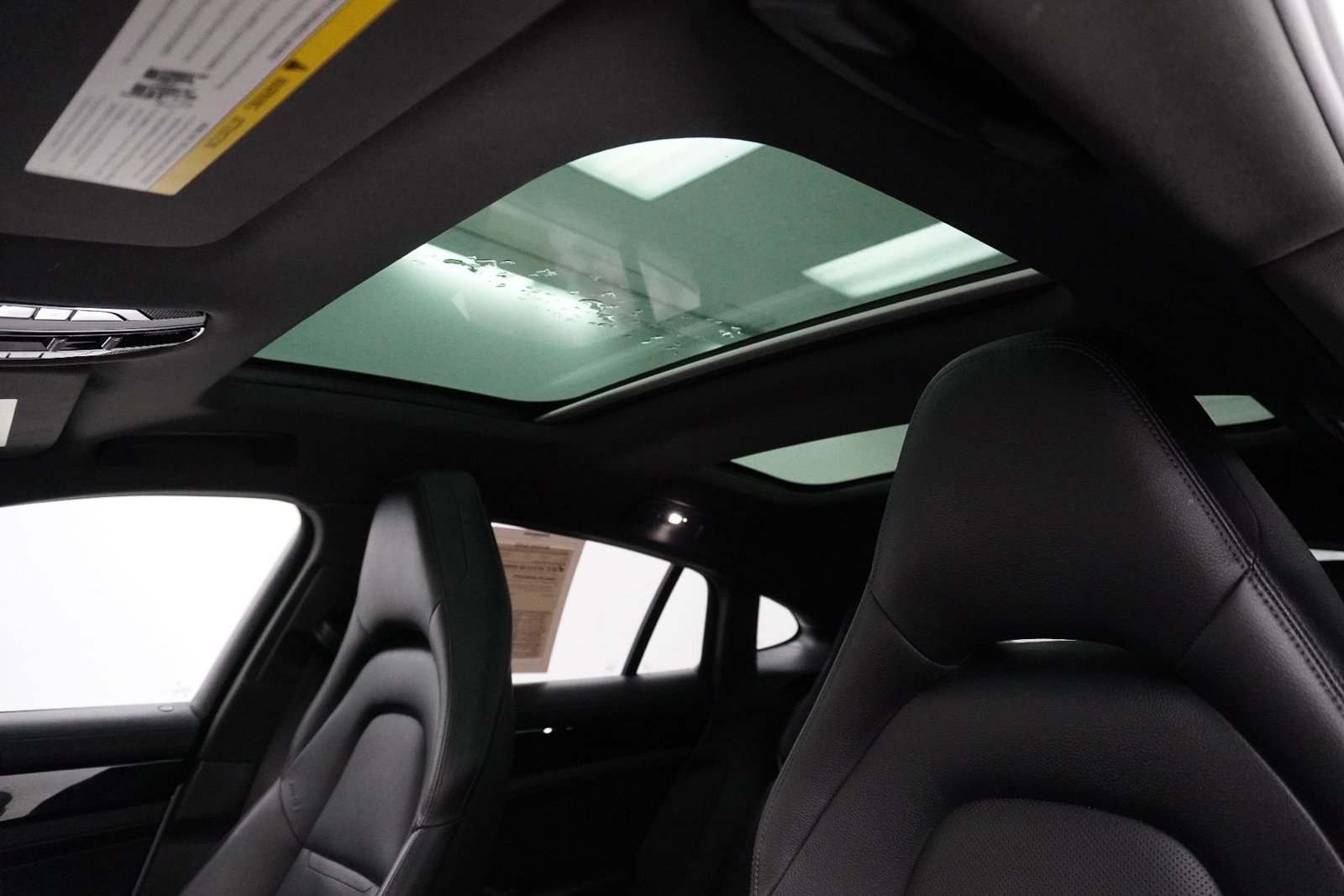 Used 2022 Porsche Panamera 4 w/ Premium Package image 26