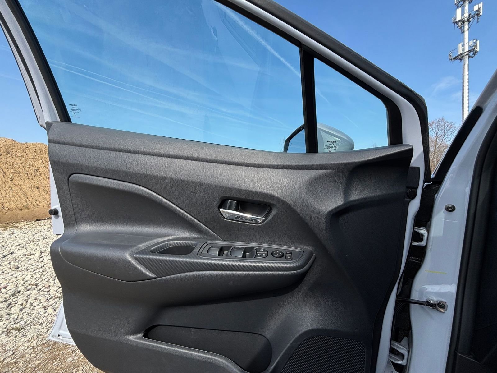 Used 2025 Nissan Versa SV image 18