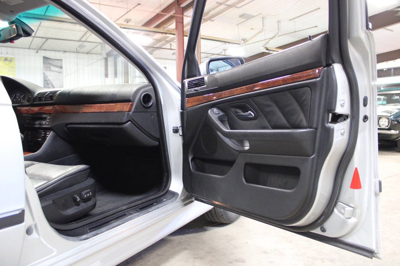 Used 2000 BMW 528i Sedan image 21