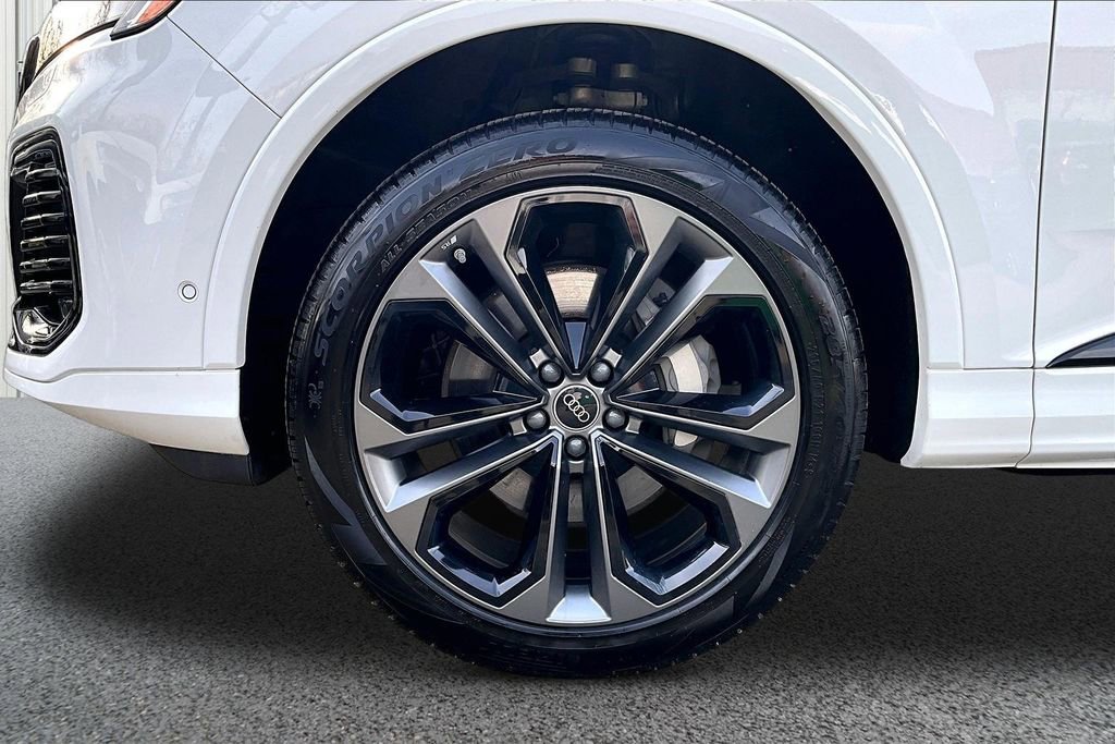 Used 2025 Audi Q7 3.0T Premium Plus w/ Premium Plus Package image 34