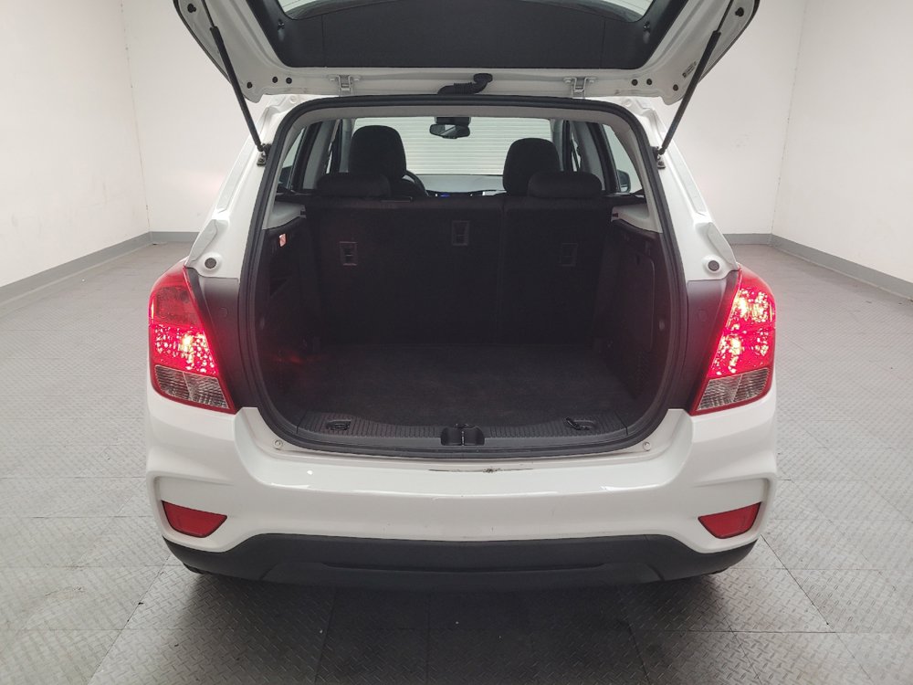 Used 2021 Chevrolet Trax LS FWD image 29