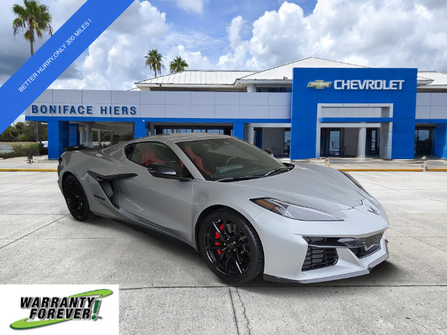Used 2027 Chevrolet Corvette Grand Sport w/ Z52 Sport Performance Package RWD image 1