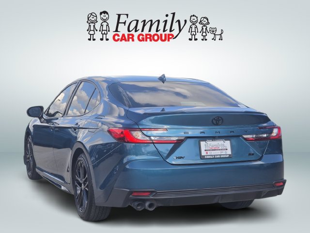 Used 2025 Toyota Camry SE w/ Convenience Package FWD image 3