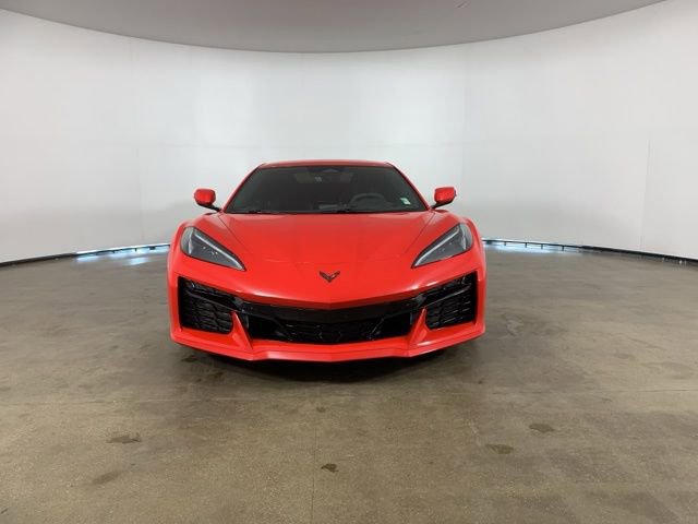 Used 2025 Chevrolet Corvette Z06 RWD image 3