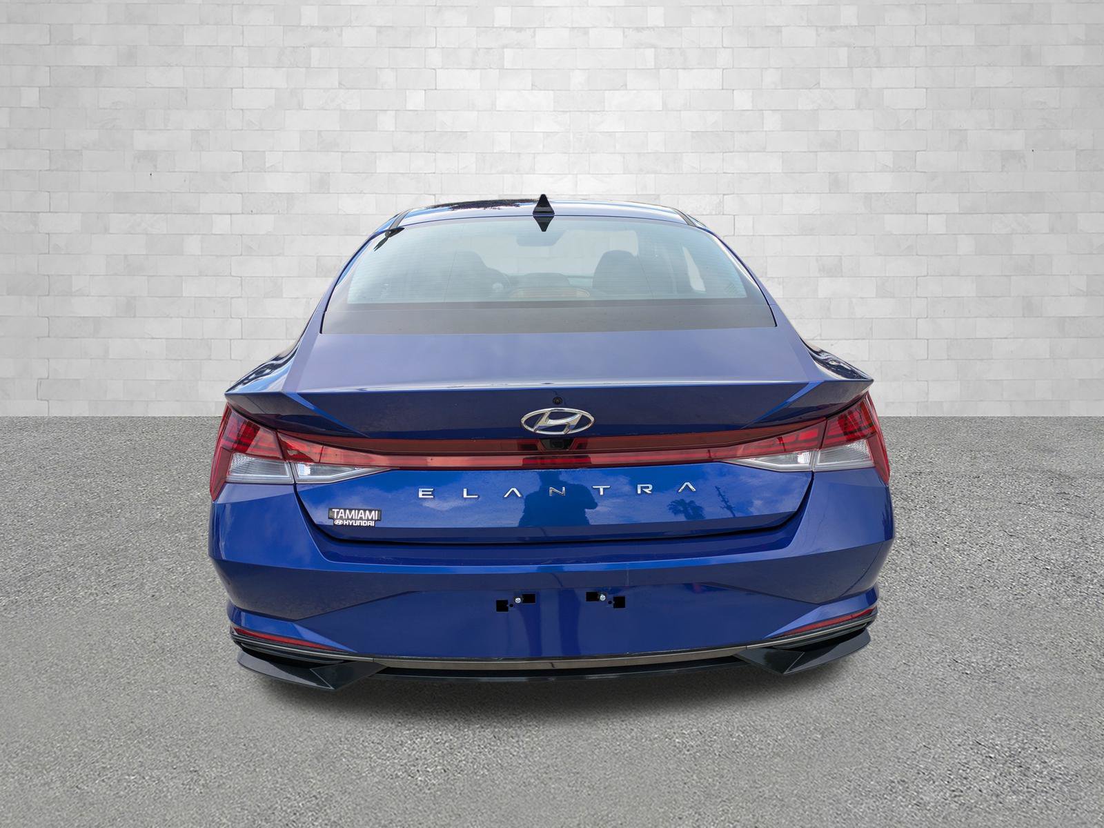 Certified 2022 Hyundai Elantra SEL w/ Convenience + Premium Package FWD image 3