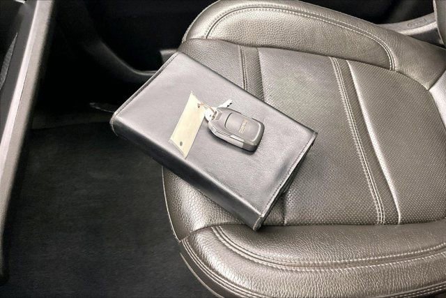 Used 2020 GMC Sierra 3500 Denali w/ Denali Ultimate Package image 10