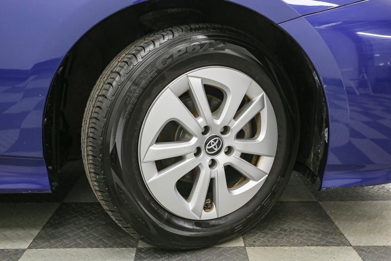 Used 2016 Toyota Prius Two FWD image 15