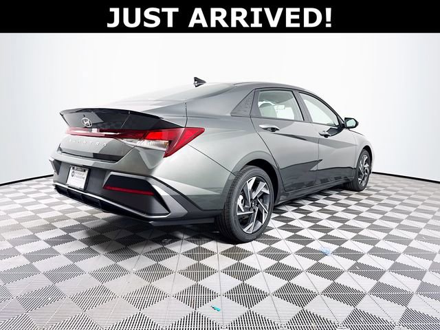 Used 2025 Hyundai Elantra Sport FWD image 6