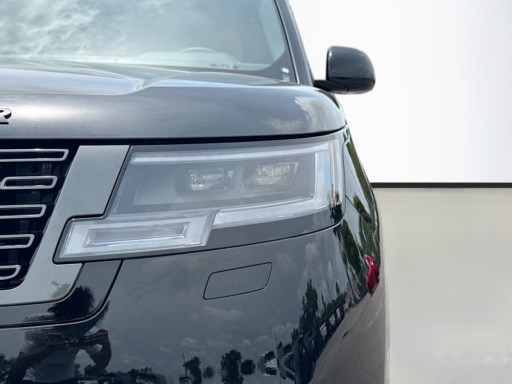 New 2026 Land Rover Range Rover Long Wheelbase SE AWD/4WD image 9