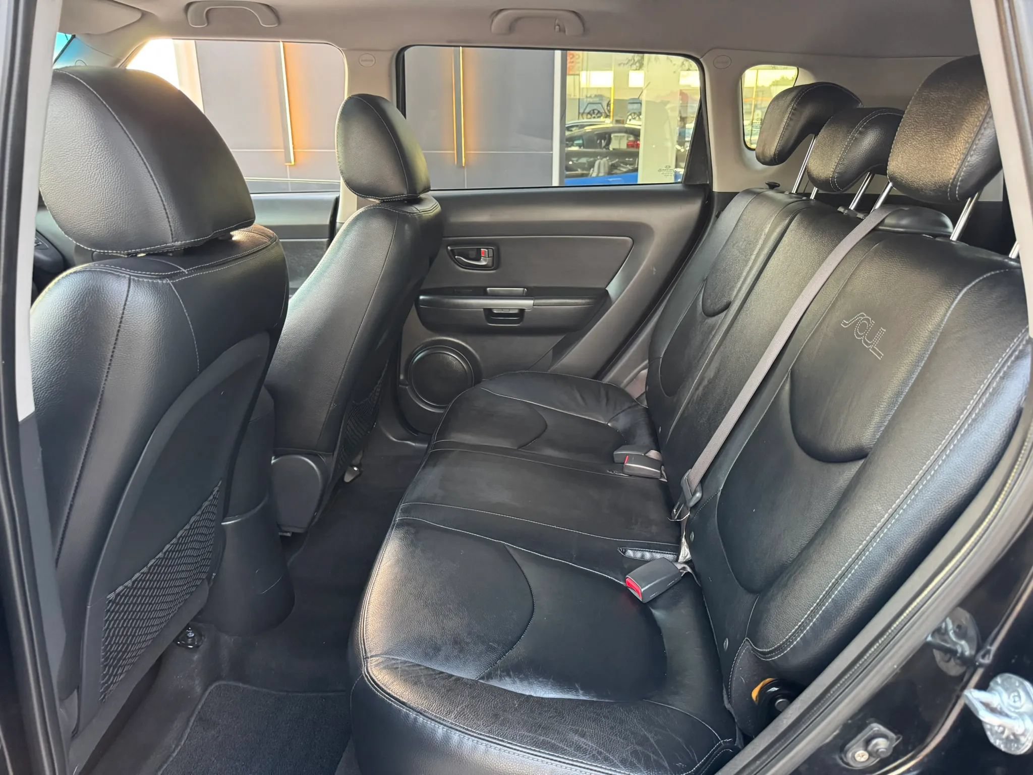 Used 2010 Kia Soul + FWD image 17