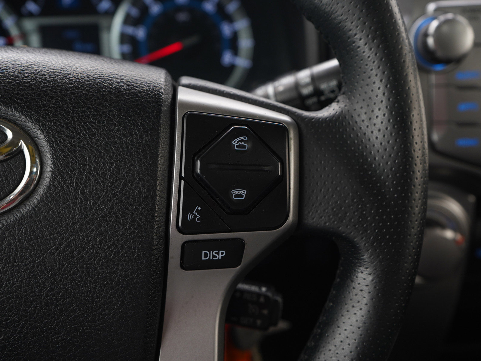 Used 2018 Toyota 4Runner SR5 Premium AWD/4WD image 25