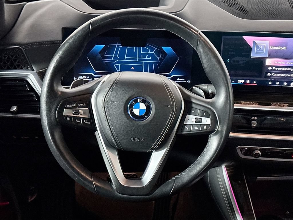 Used 2025 BMW X5 xDrive50e AWD/4WD image 13