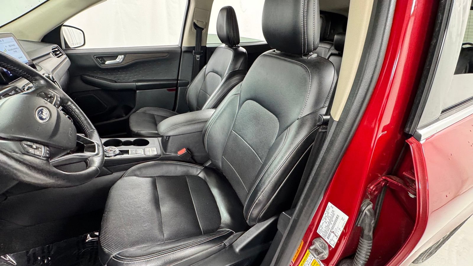 Used 2020 Ford Escape Titanium AWD/4WD image 10
