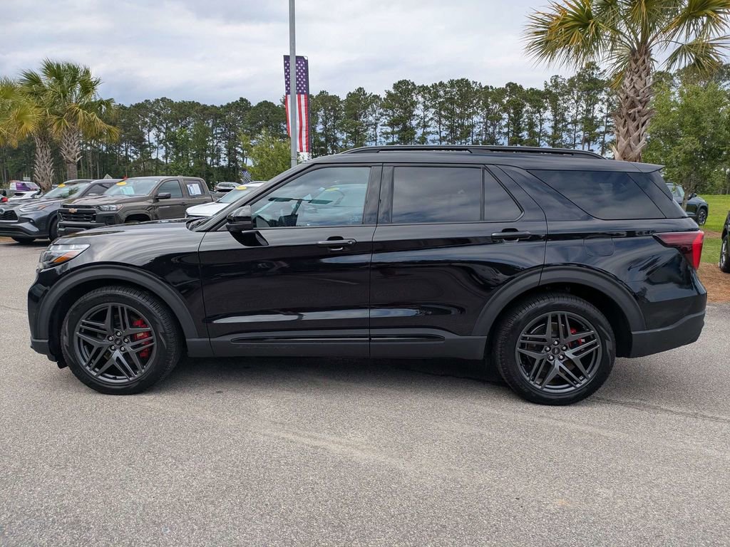 Used 2025 Ford Explorer ST AWD/4WD image 7