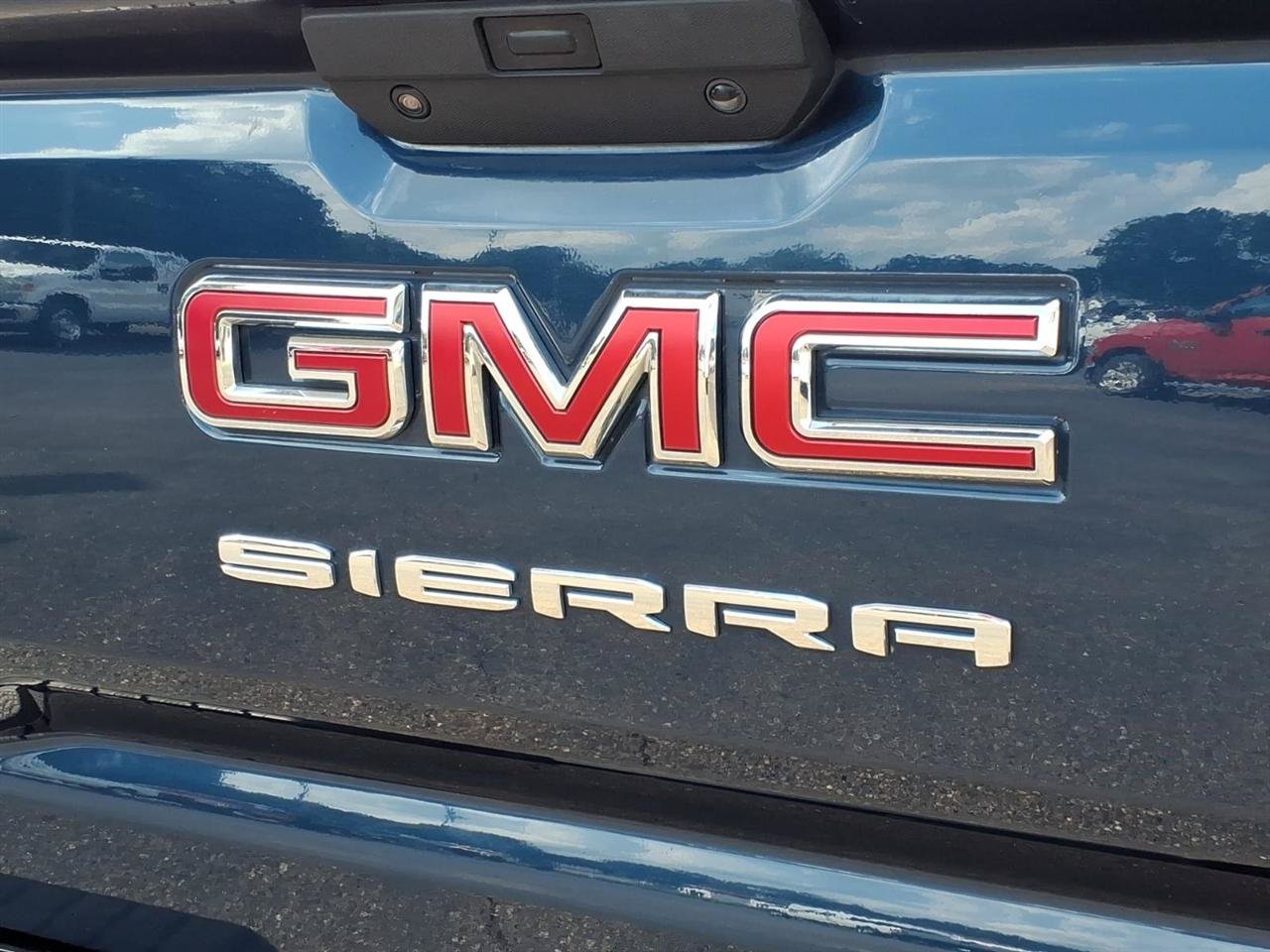 Used 2021 GMC Sierra 1500 4x4 Crew Cab w/ Sierra Value Package image 30